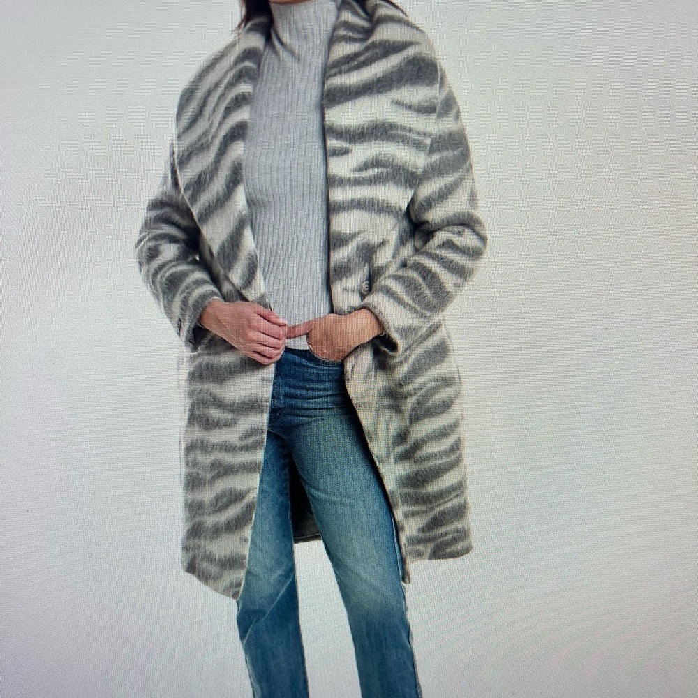 Brand new Peserico made in Italy wool and alpaca blend coat.
